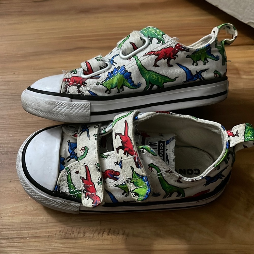 Dinosaur Converse toddler